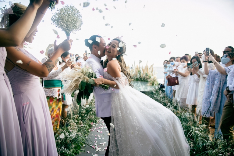 bali wedding photographer, bali wedding photography, tirtha bali, tirtha bali wedding, tirtha uluwatu, bali wedding videographer